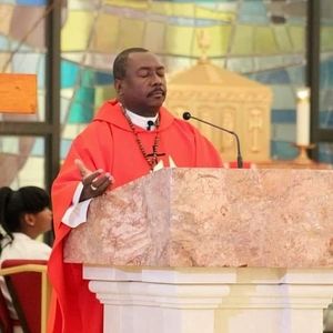 Meet your Posher, Edwina